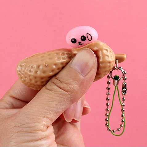 0010.絞る豆キーホルダー ミニ発明玩具。特に大豆ミニ発明玩具、ピーナッツポップコーンミニ発明玩具が入っています