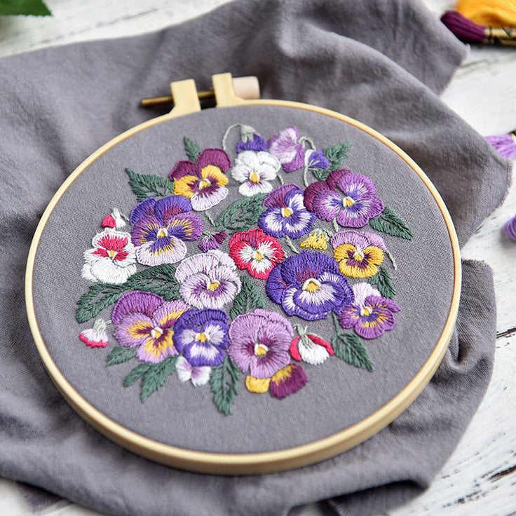 CLB0005.DIY Pansy Flower Embroidery Kit, Floral Hand Stitching Craft Set, Needlework Starter Kit for Home Decoration & Gift(unfinished item)