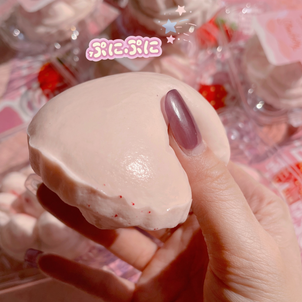 0006.ストレス解消おもちゃ しっとり柔らか 仿真いちごケーキ スクイーズ 指に吸いつく ぷにぷに 触感